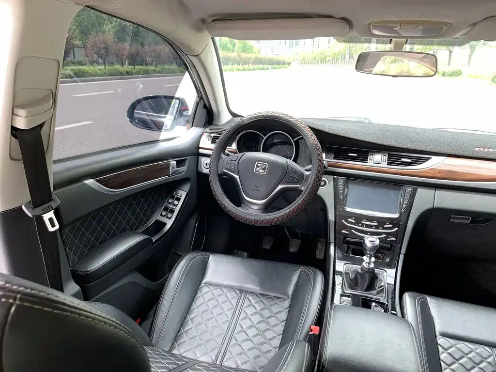 ZOTYE Z500 2015