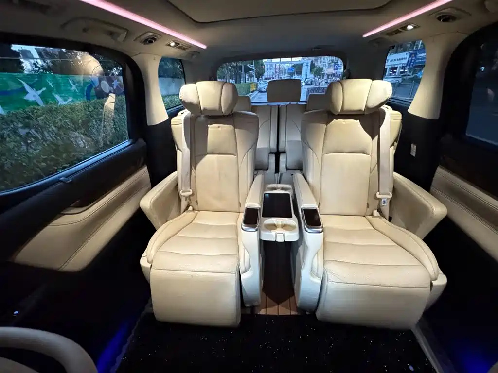 TOYOTA ALPHARD 2018