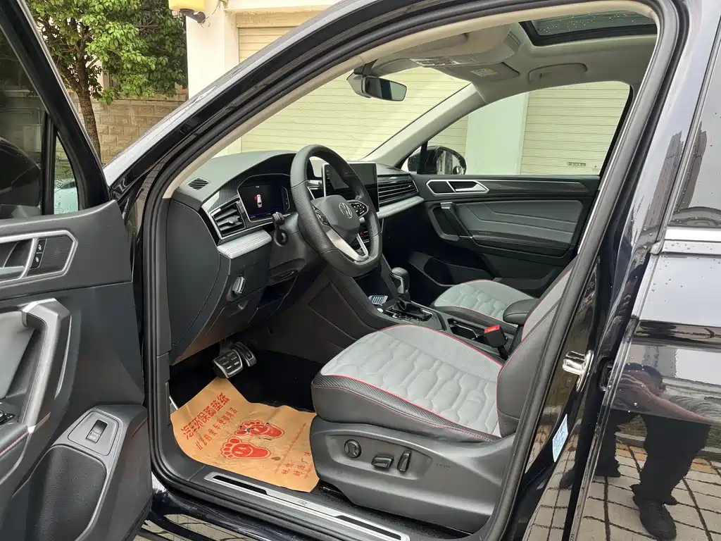 VOLKSWAGEN TIGUAN L 2022