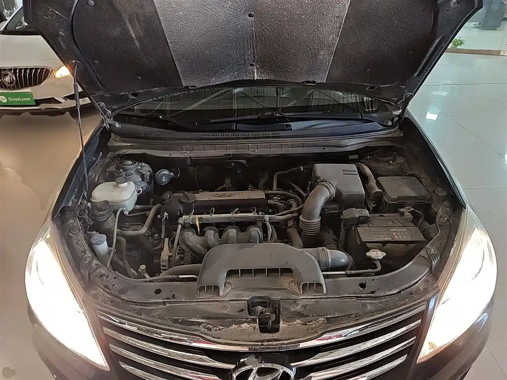 HYUNDAI CELESTA 2015