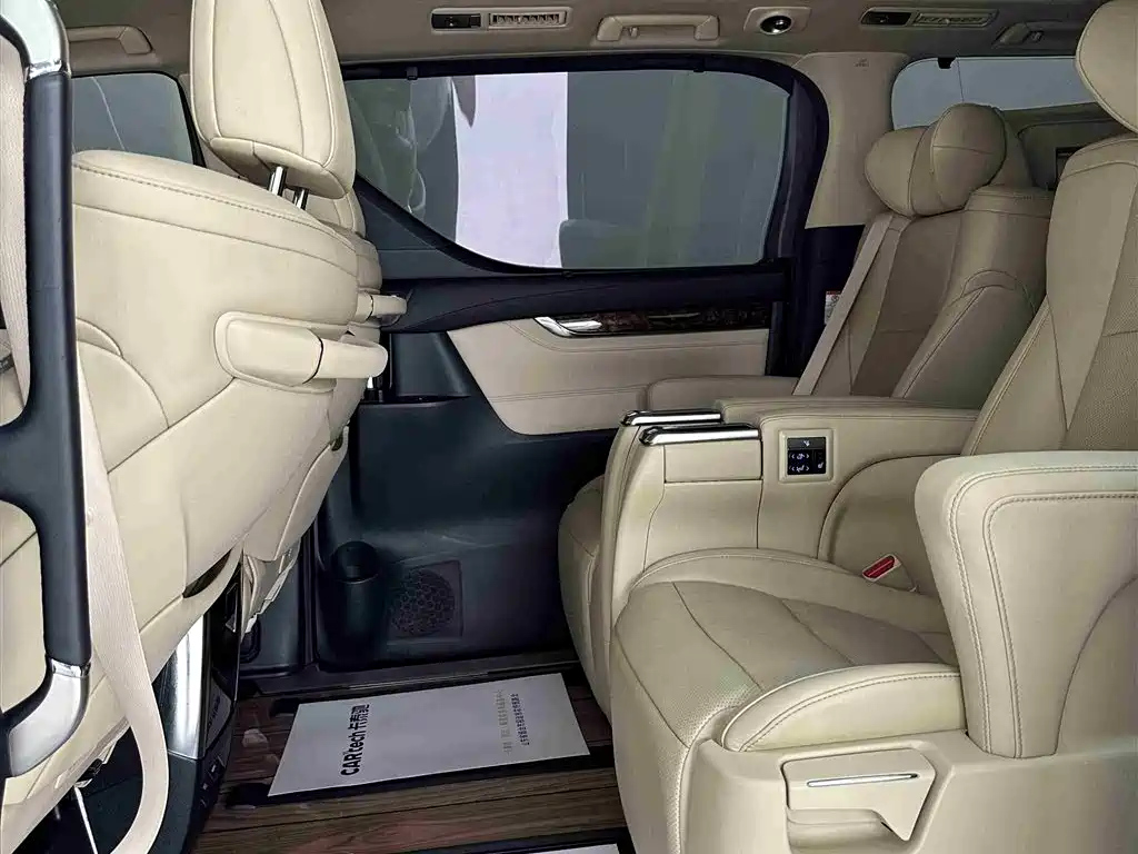 TOYOTA ALPHARD 2018