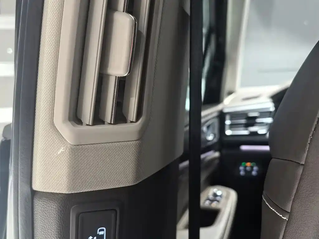 VOLKSWAGEN VILORAN 2023