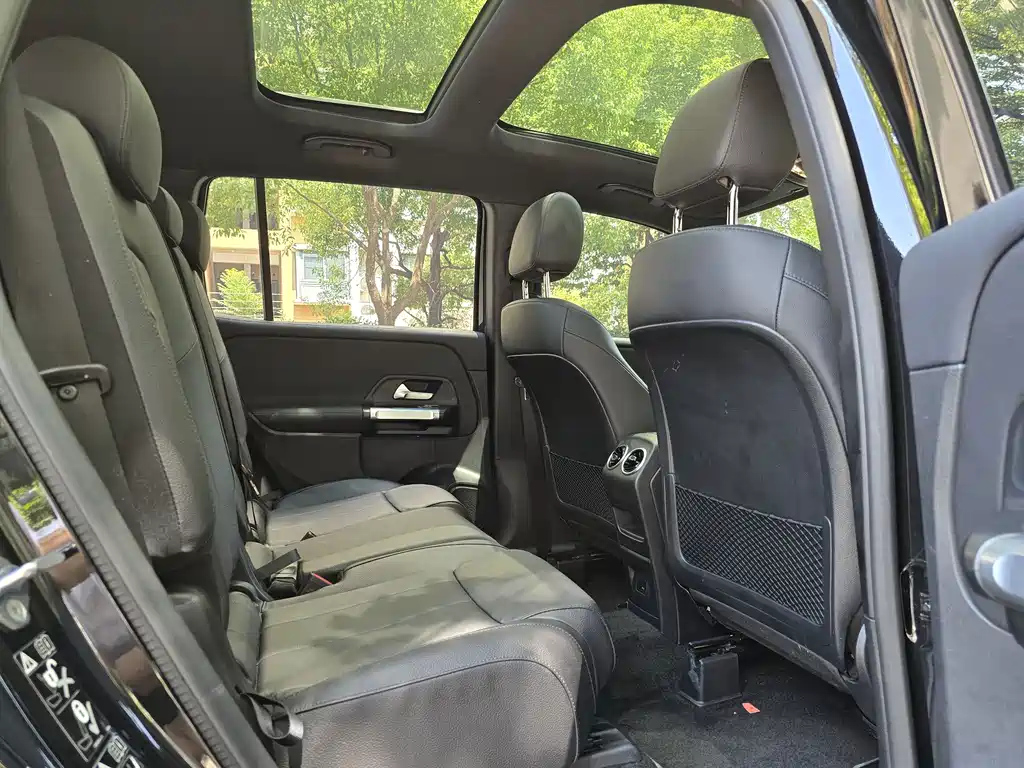 MERCEDES BENZ GLB 2023