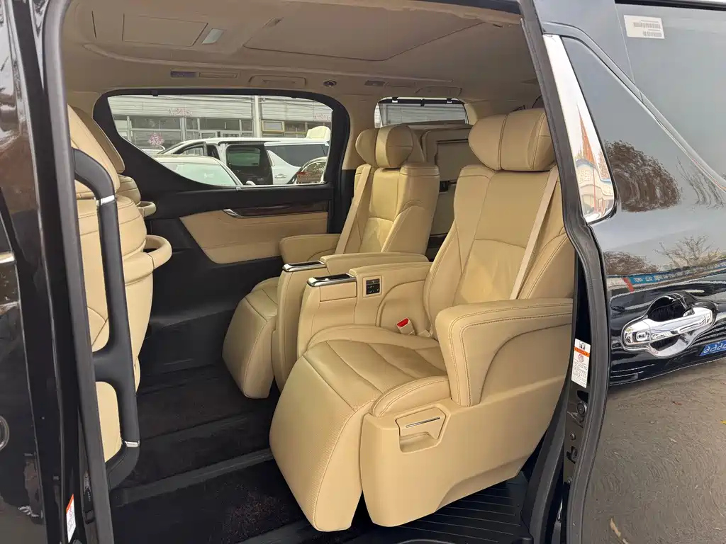 TOYOTA ALPHARD 2019