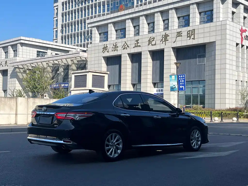 TOYOTA CAMRY 2023