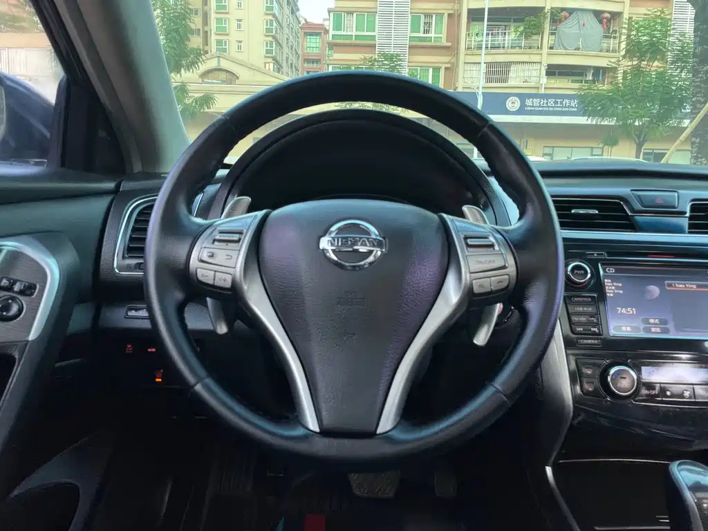 NISSAN TEANA 2015