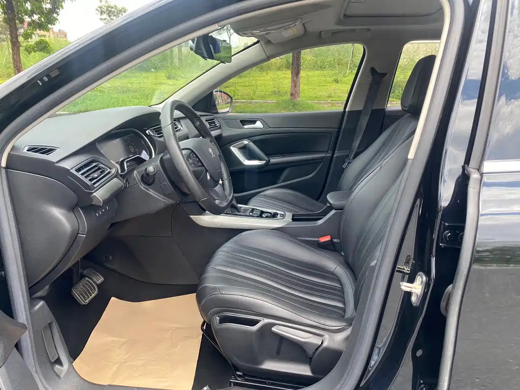 PEUGEOT 408 2019