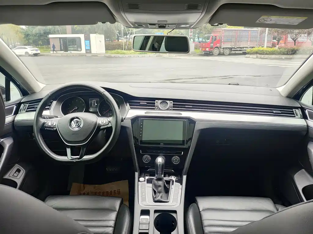 VOLKSWAGEN MAGOTAN 2018