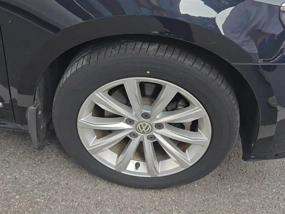 VOLKSWAGEN PASSAT 2018