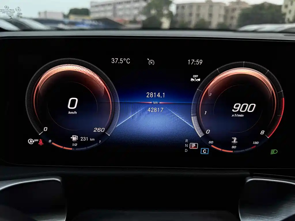MERCEDES BENZ GLB 2023