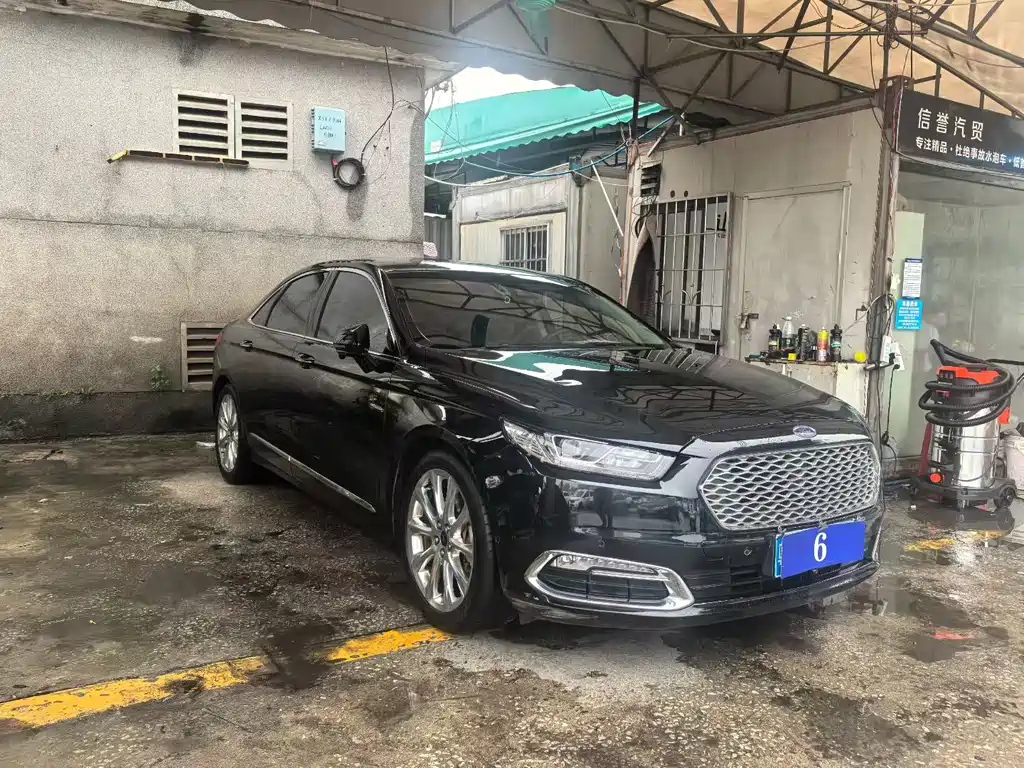FORD TAURUS 2017