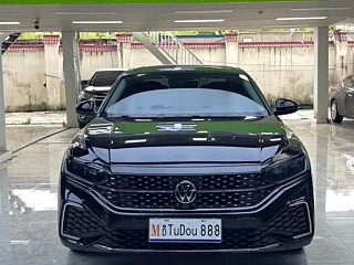 VOLKSWAGEN PASSAT 2024