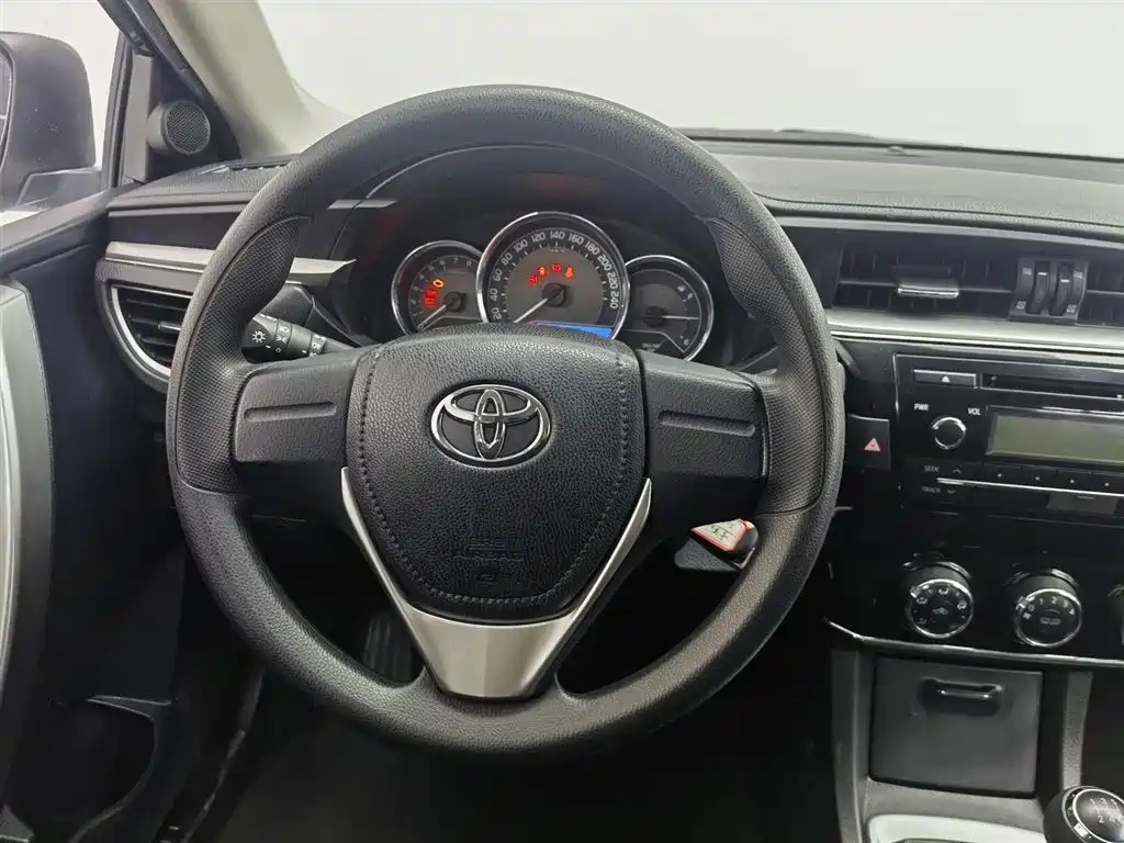 TOYOTA COROLLA 2015