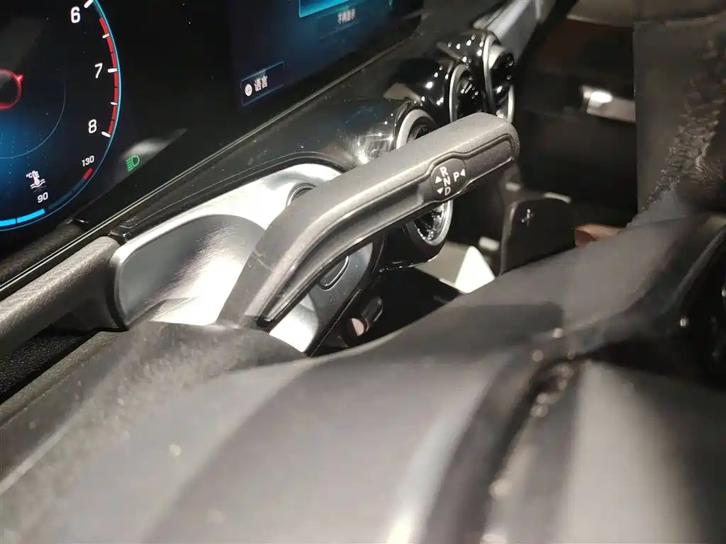 MERCEDES BENZ GLB 2022