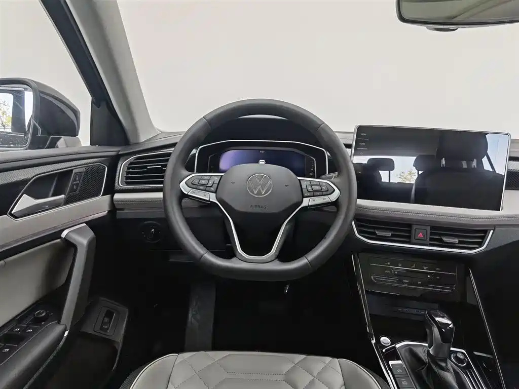 VOLKSWAGEN TAYRON 2024