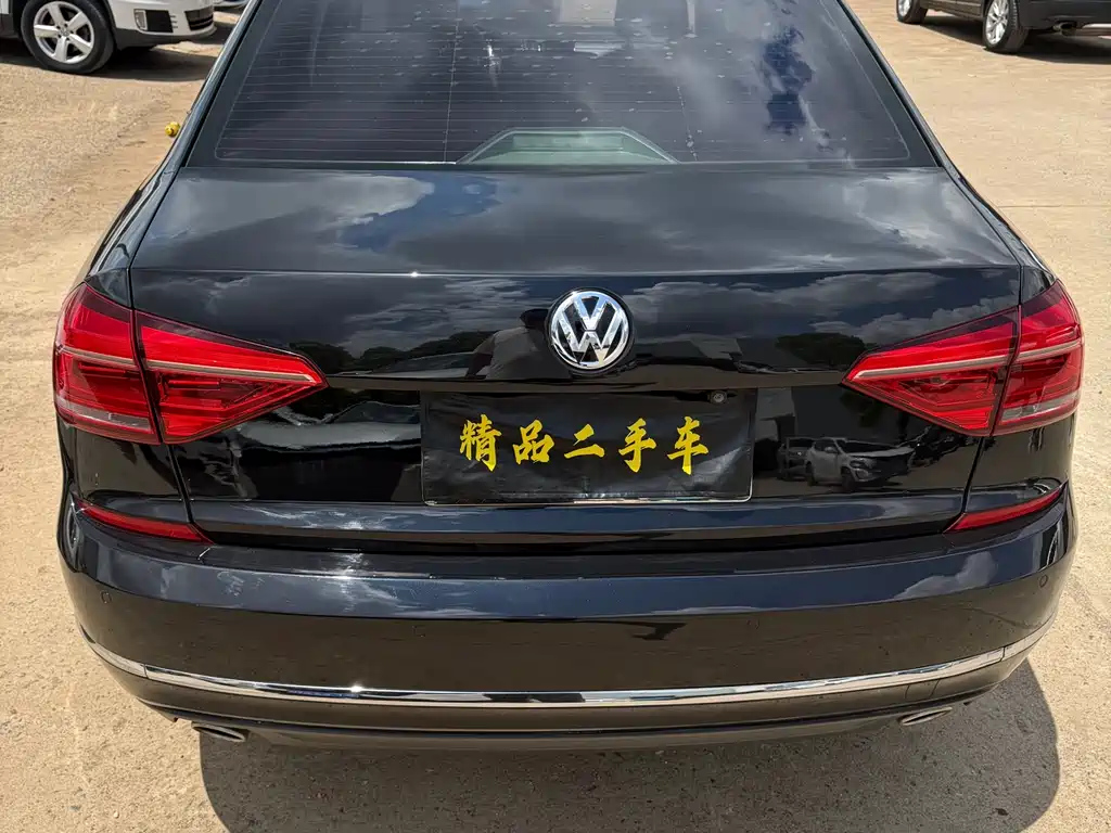 VOLKSWAGEN PASSAT 2016