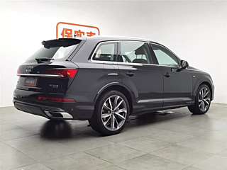 AUDI Q7  2023
