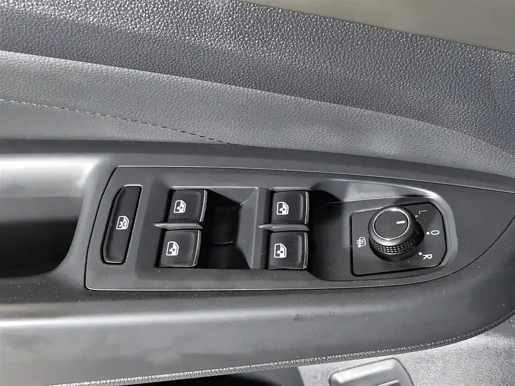 VOLKSWAGEN PASSAT 2019