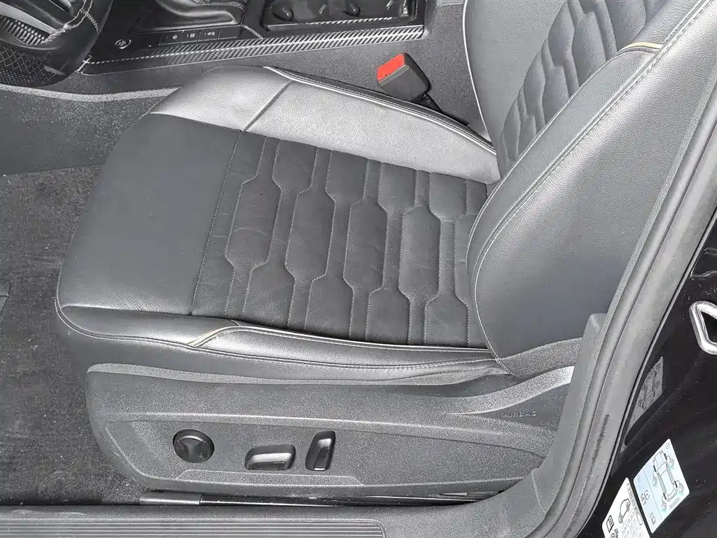 VOLKSWAGEN PASSAT 2019