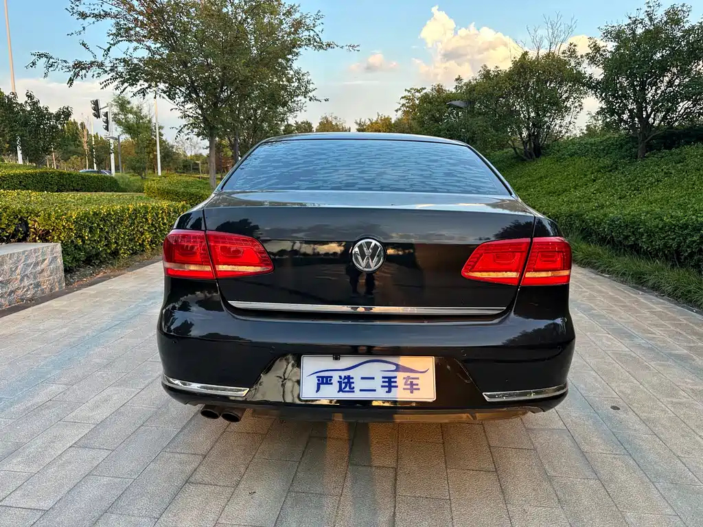 VOLKSWAGEN MAGOTAN 2012