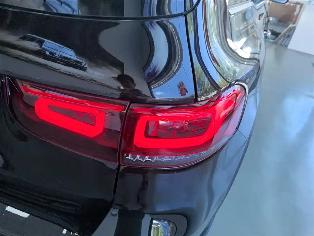 MERCEDES BENZ GLB 2022