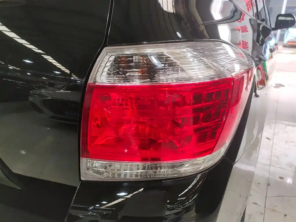 TOYOTA HIGHLANDER 2012