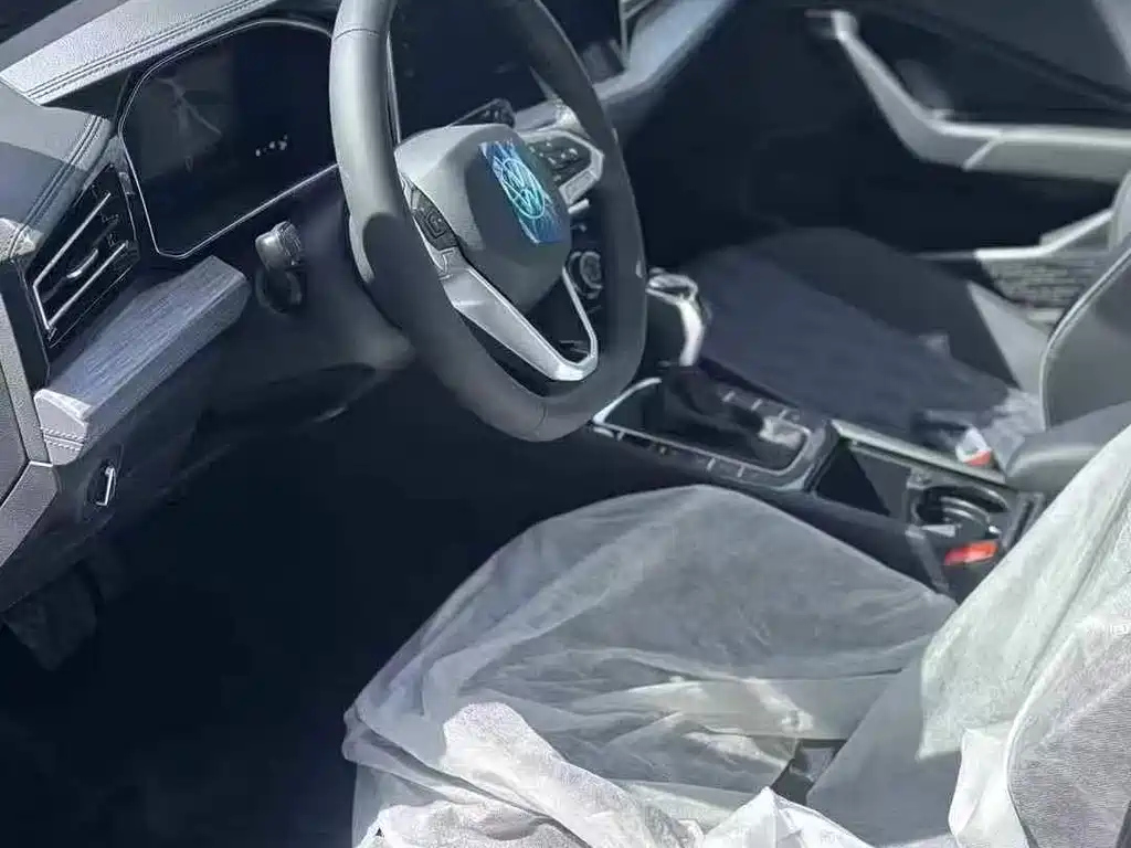 VOLKSWAGEN SAGITAR 2025