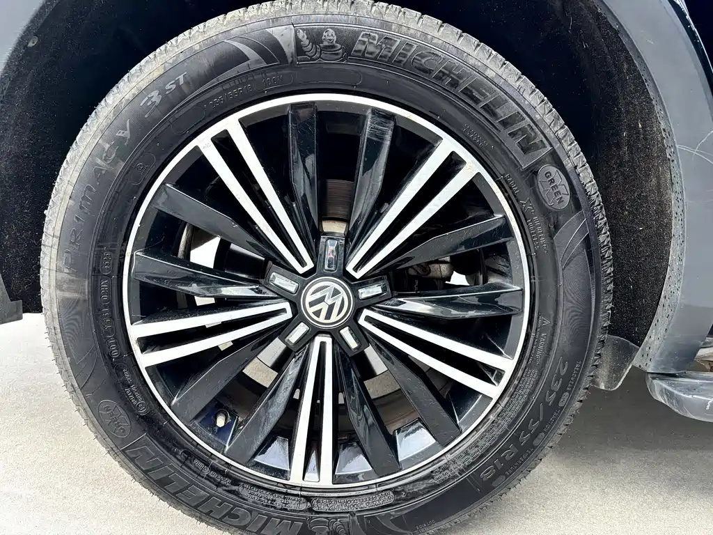 VOLKSWAGEN TIGUAN L 2020