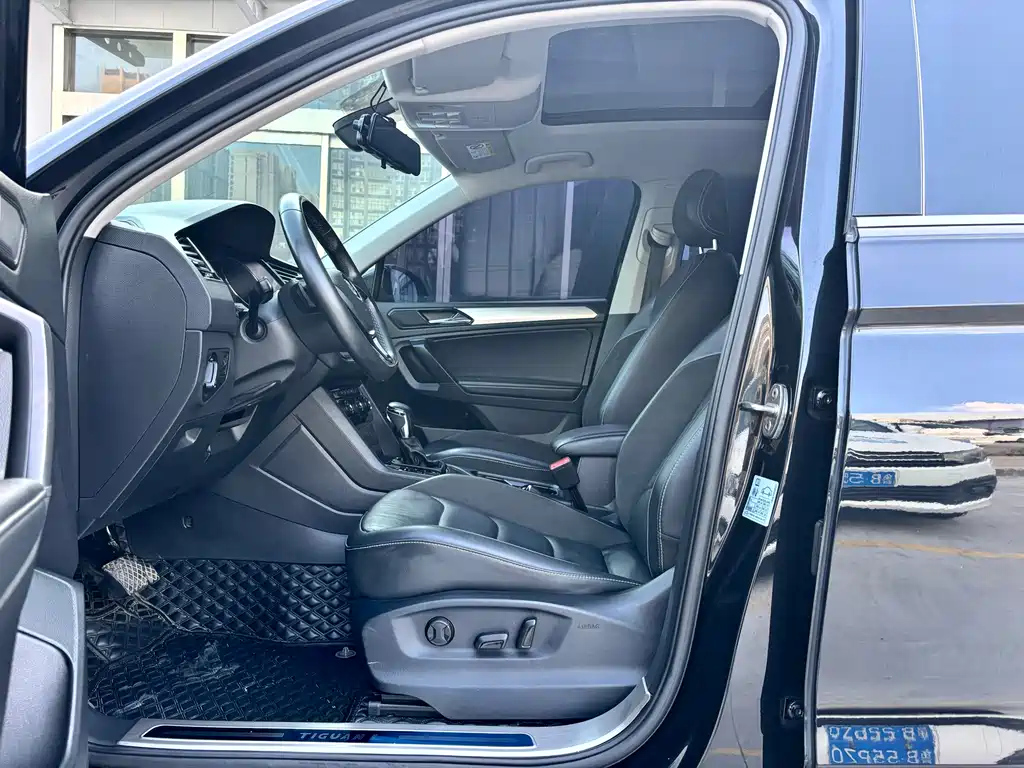 VOLKSWAGEN TIGUAN L 2020