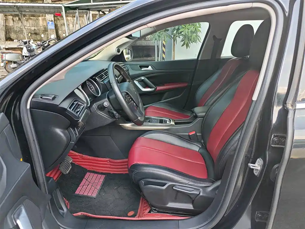 PEUGEOT 408 2015