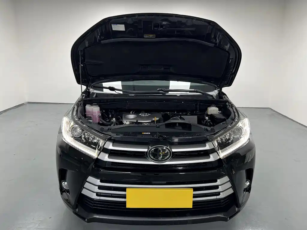 TOYOTA HIGHLANDER 2020