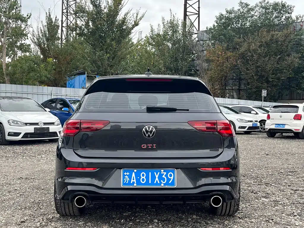 VOLKSWAGEN GOLF GTI 2021