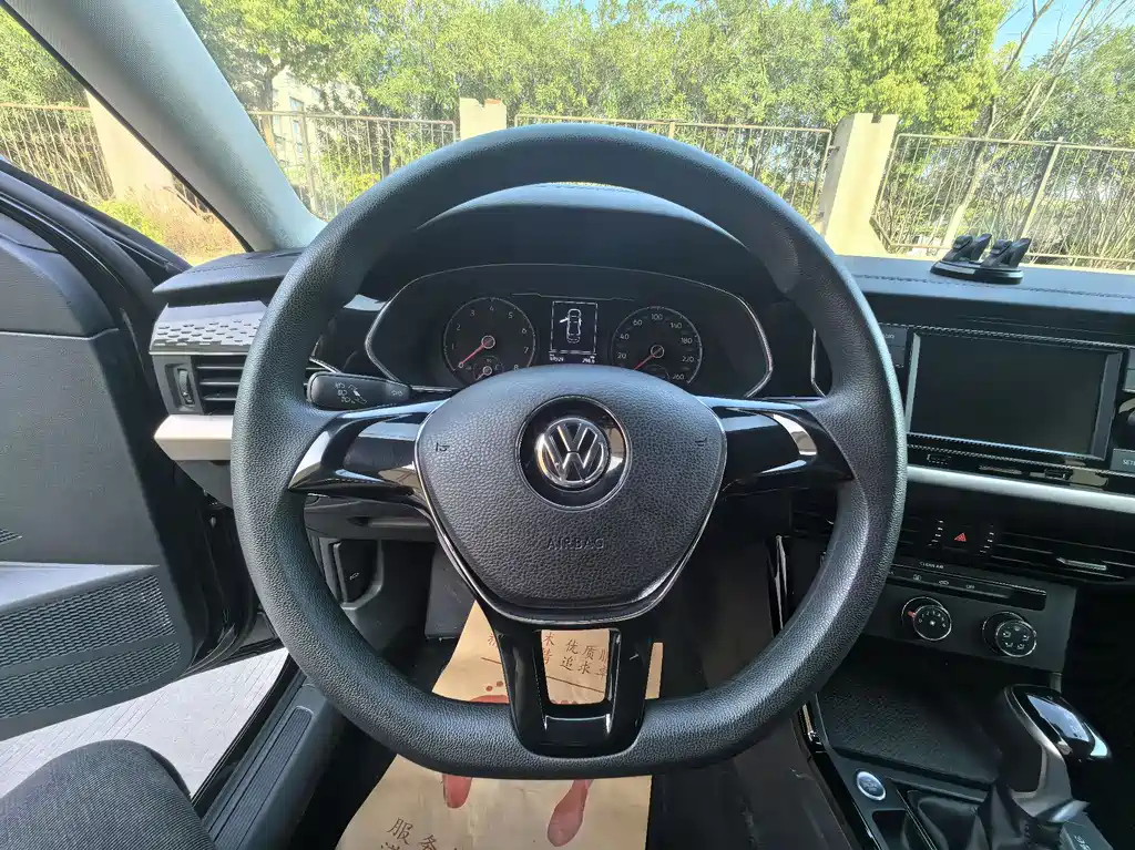 VOLKSWAGEN PASSAT 2019