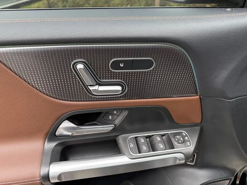 MERCEDES BENZ GLB 2021