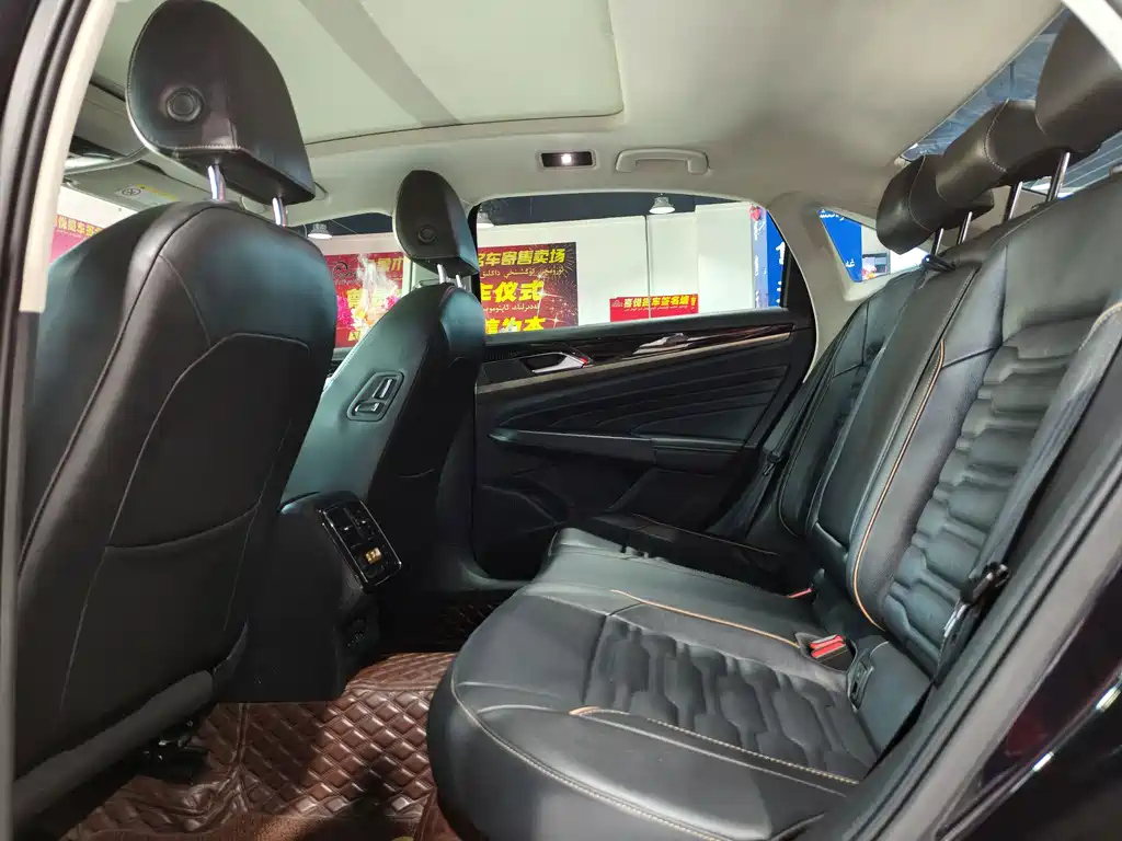 VOLKSWAGEN PASSAT 2020