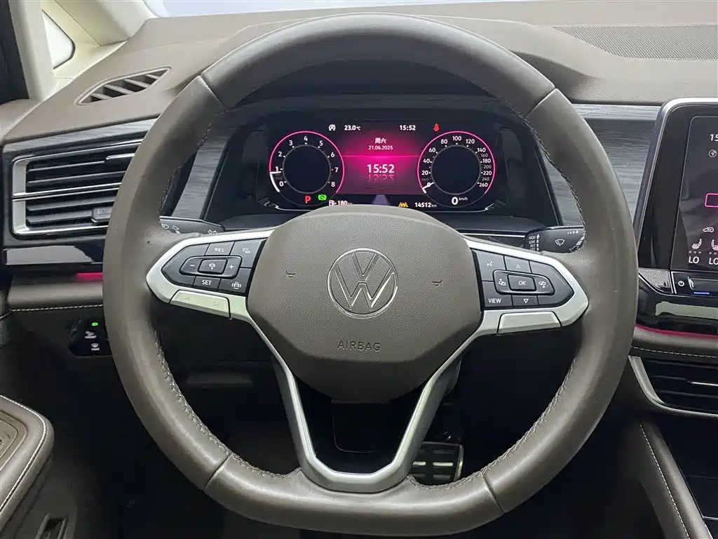 VOLKSWAGEN VILORAN 2023