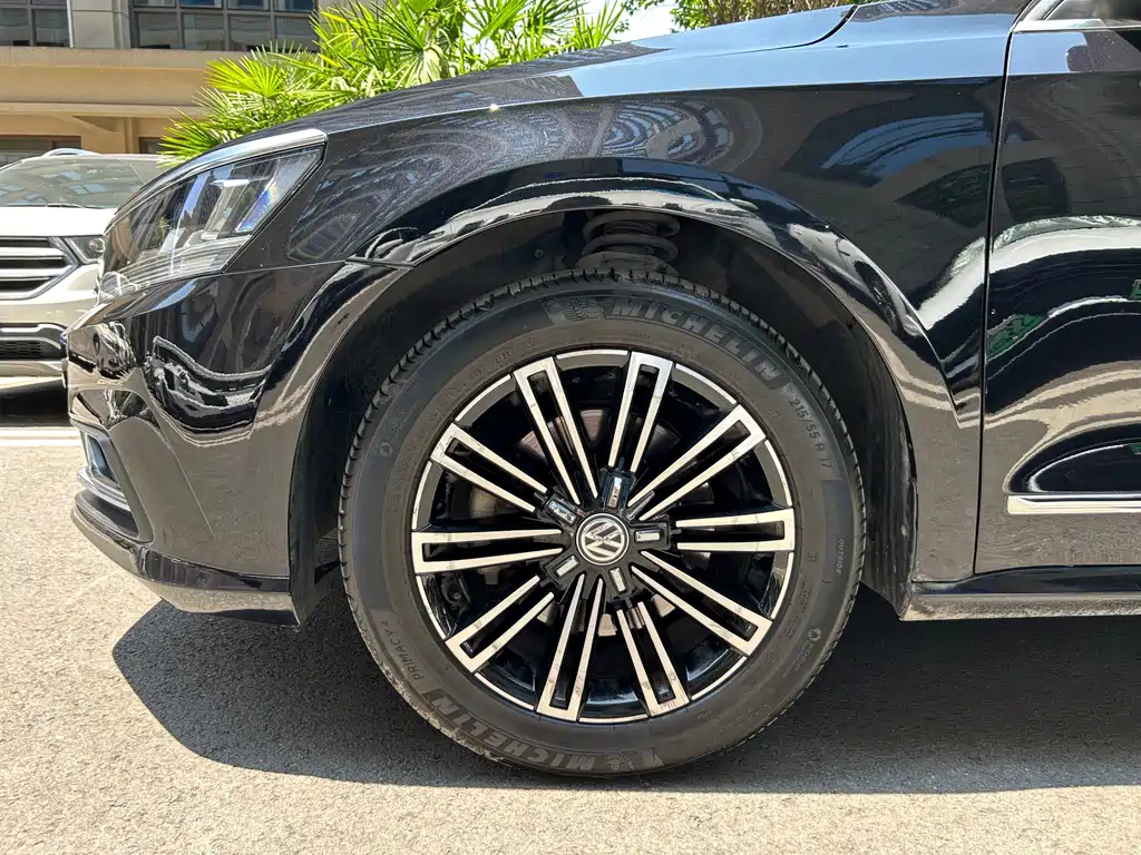 VOLKSWAGEN PASSAT 2017