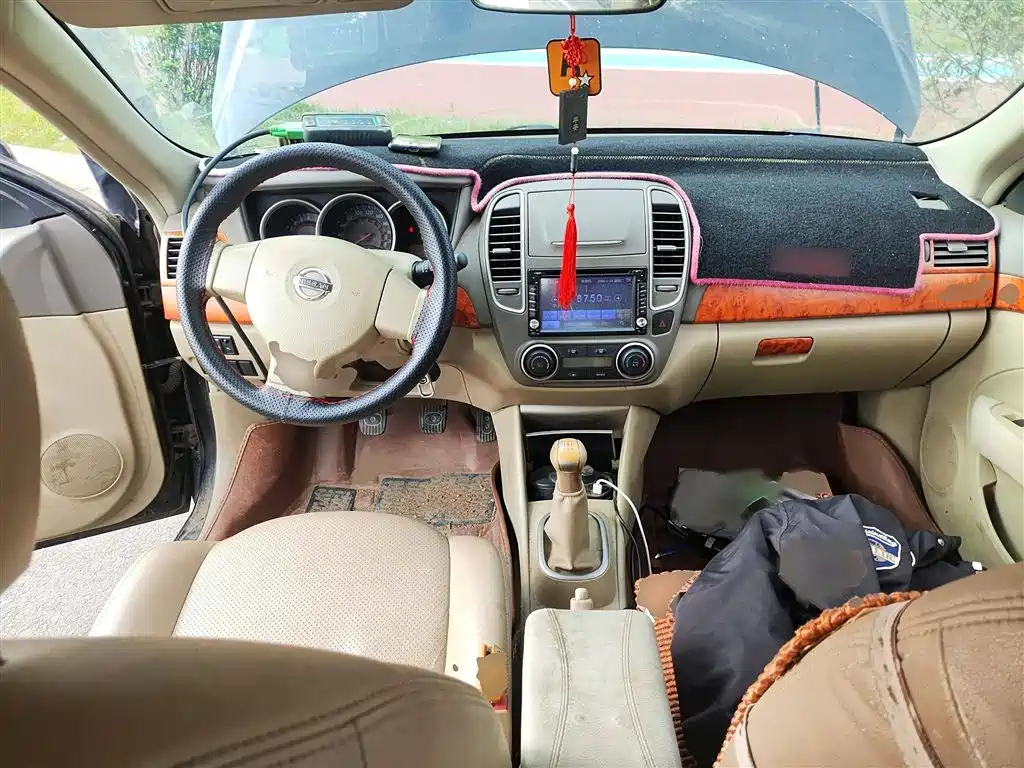 NISSAN SYLPHY 2015
