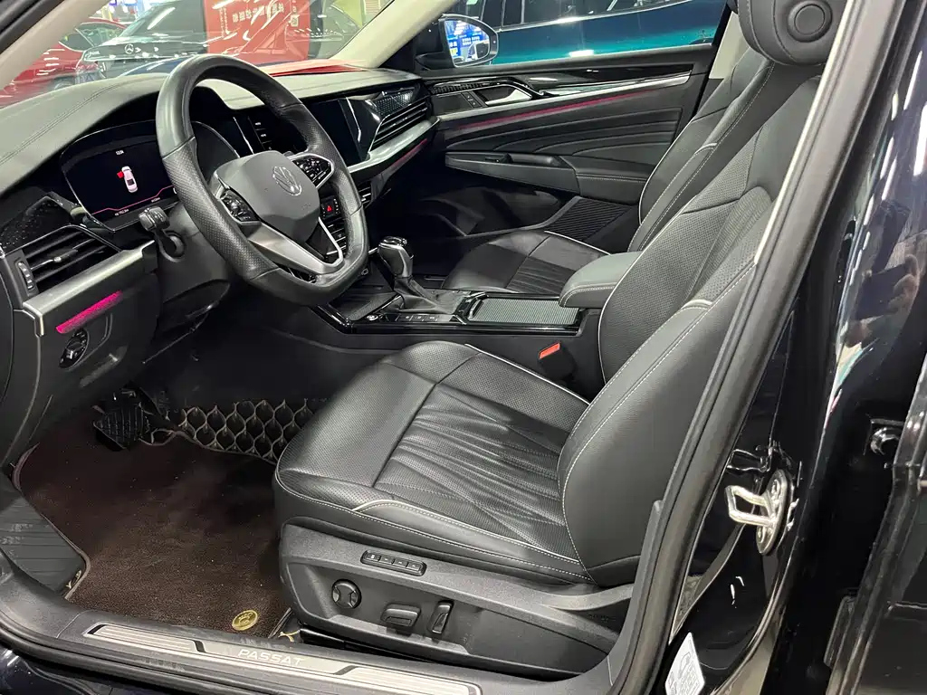 VOLKSWAGEN PASSAT 2023