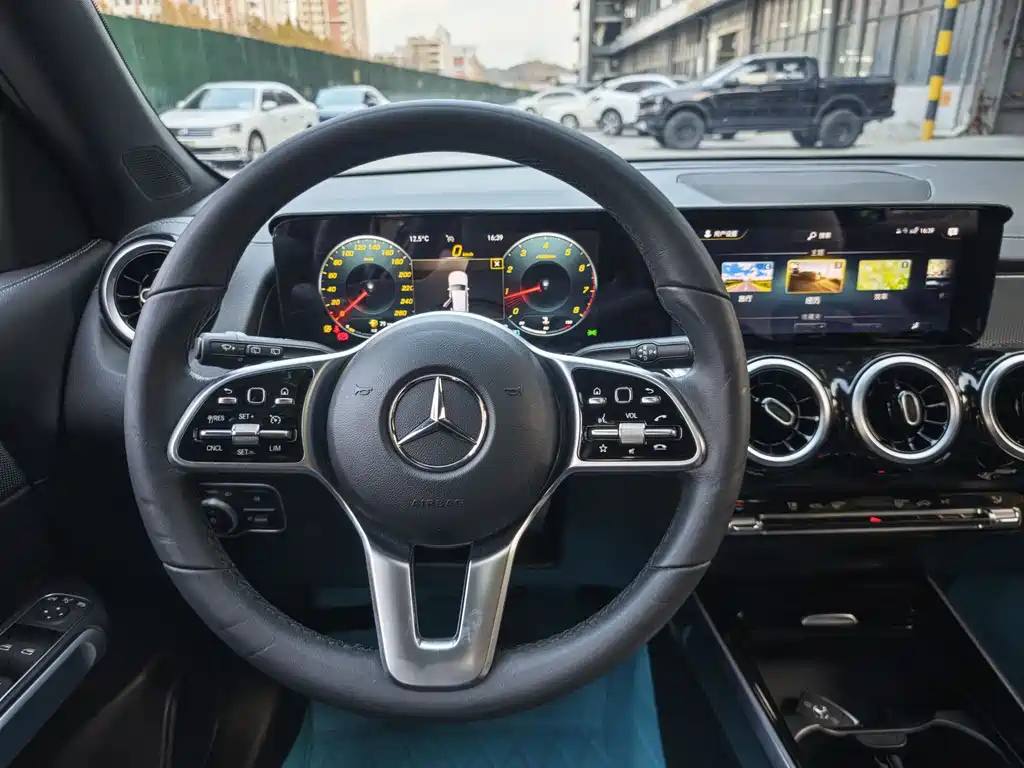 MERCEDES BENZ GLB 2022