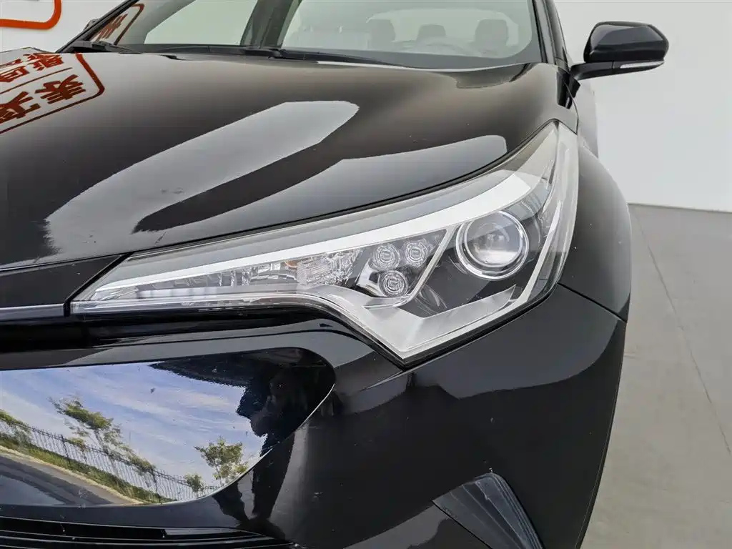TOYOTA C-HR 2018