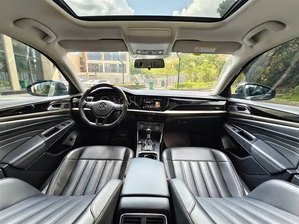 VOLKSWAGEN PASSAT 2021