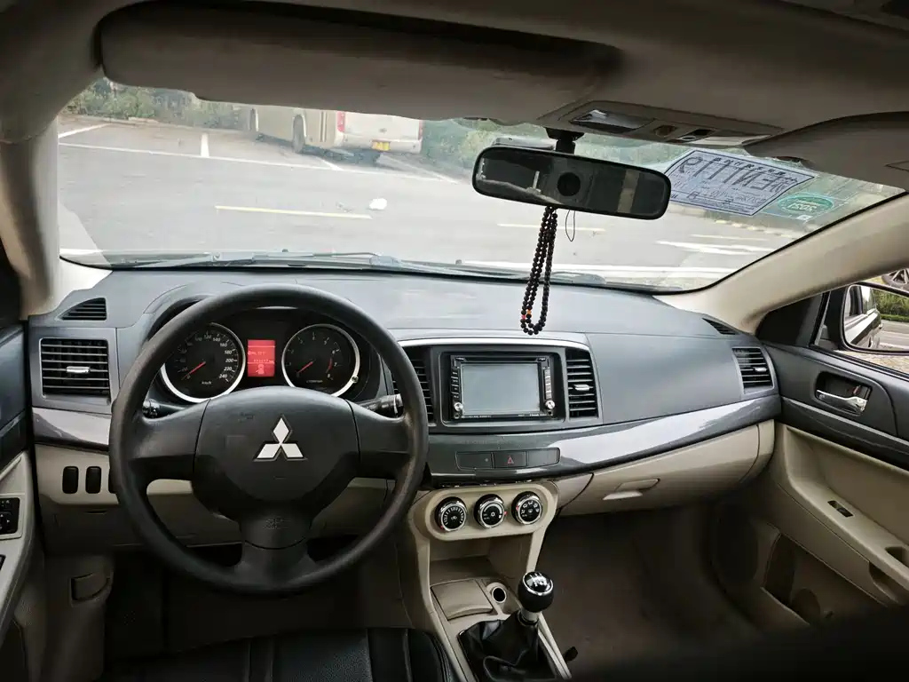 MITSUBISHI LANCER EX 2013