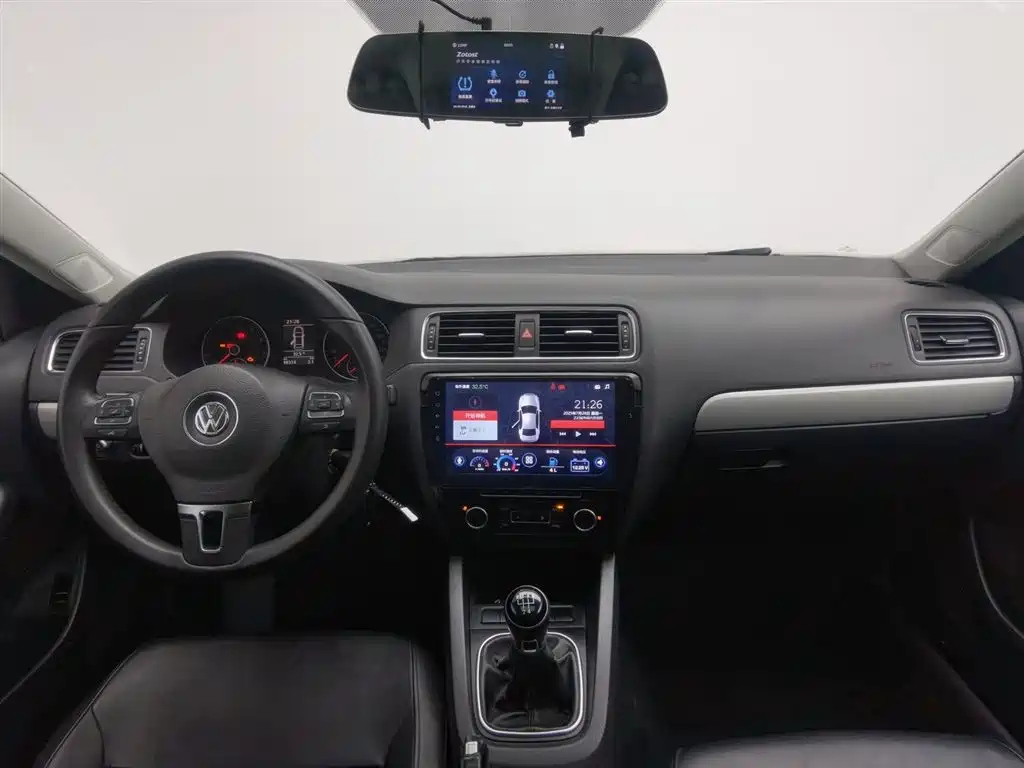 VOLKSWAGEN SAGITAR 2014