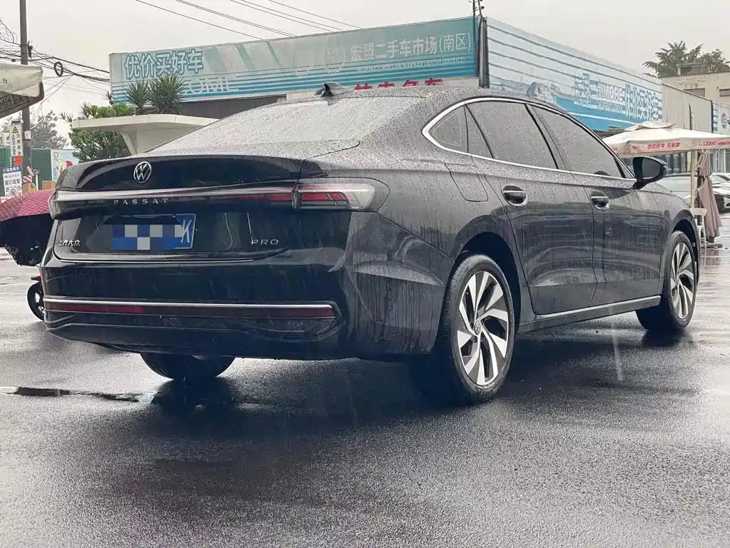 VOLKSWAGEN PASSAT 2025