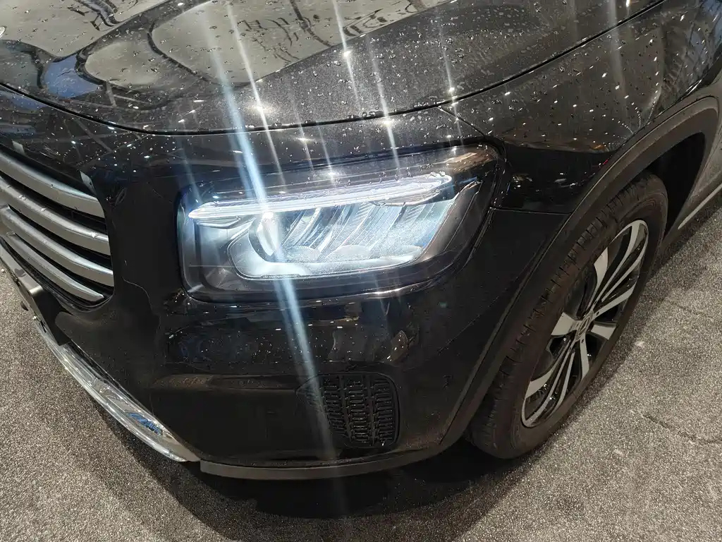 MERCEDES BENZ GLB 2023