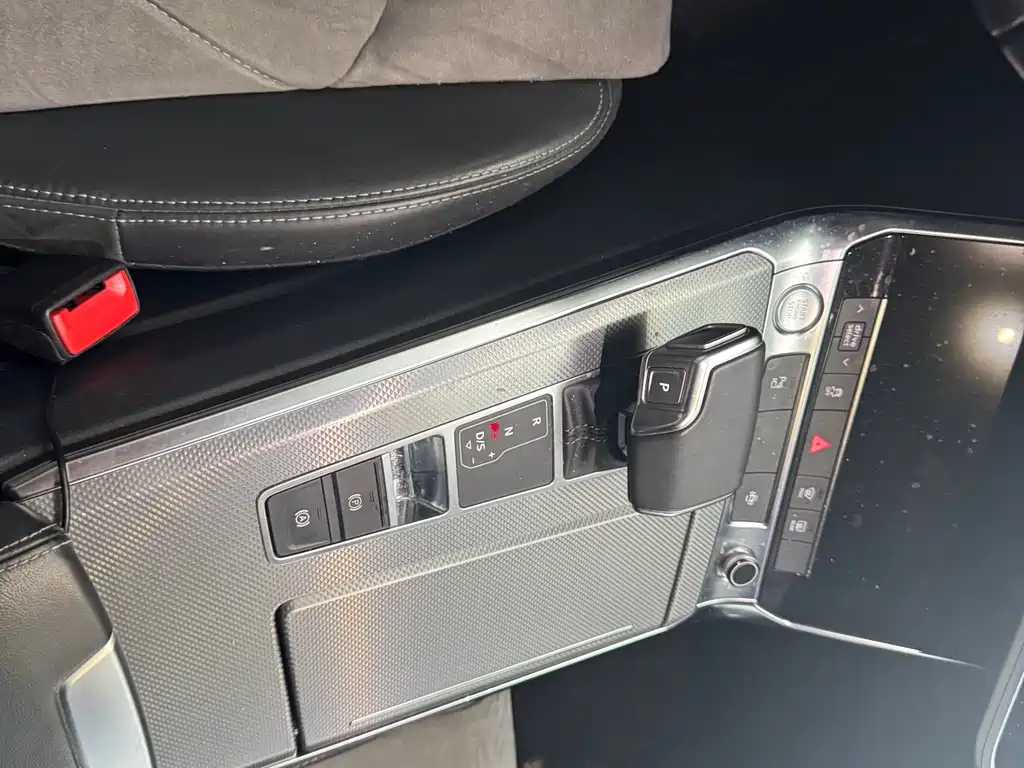 AUDI A6L 2020