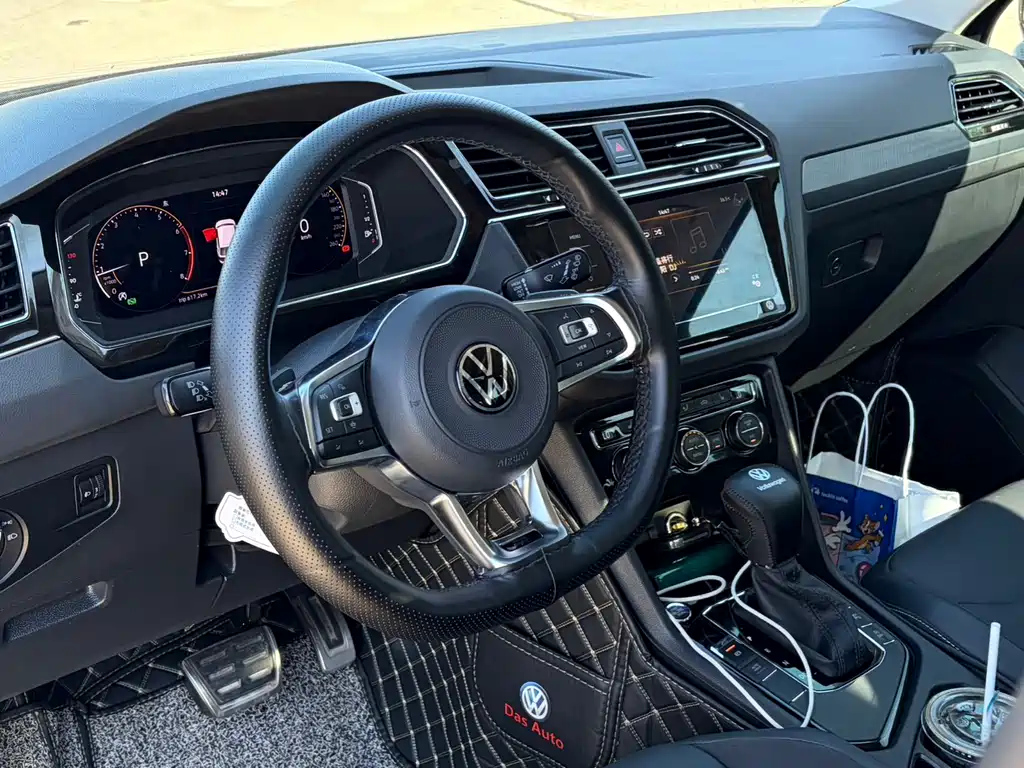 VOLKSWAGEN TIGUAN L 2021