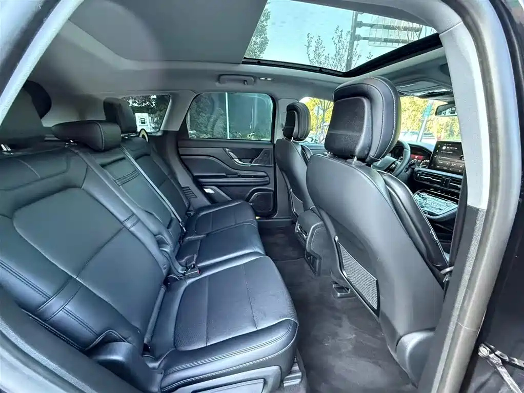 LINCOLN ADVENTURER 2021