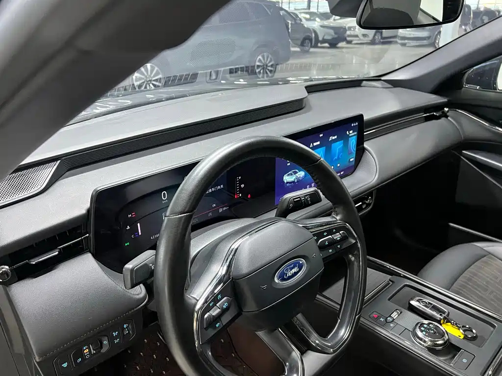 FORD MONDEO 2023